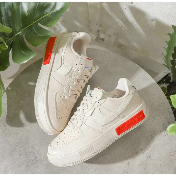 A95 SIZE 10 WOMEN'S NIKE AIR FORCE 1 FONTANKA LOW PEARL WHITE DA7024 200 B-GRADE - Picture 1 of 12